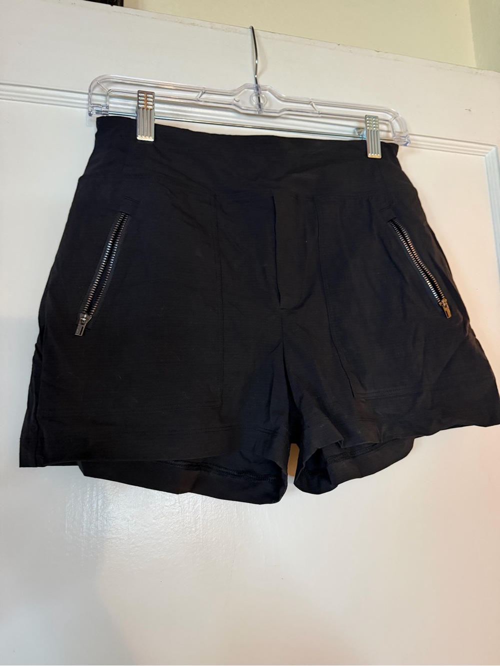 Athleta Black Zip-Pocket High-Rise Athletic Shorts Casual Hike Run Workout Walk